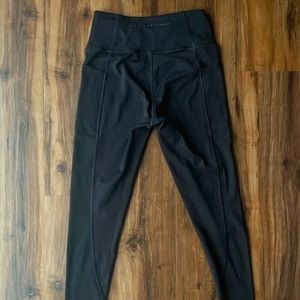 Victoria’s Secret Sport 7/8 Leggings with Pockets